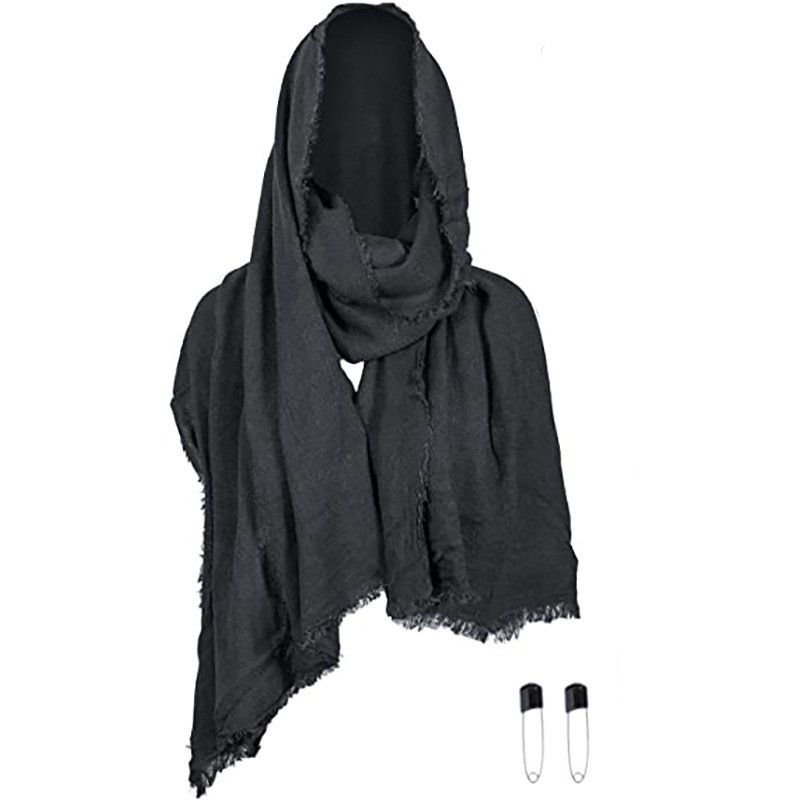 Costume for a medieval knight LARP during Halloween, featuring a Renaissance-style retro hooded cloak and a shawl.